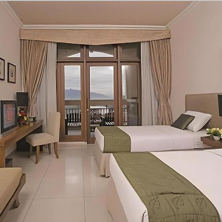 Hotel Le Beringin Salatiga Zewnętrze zdjęcie