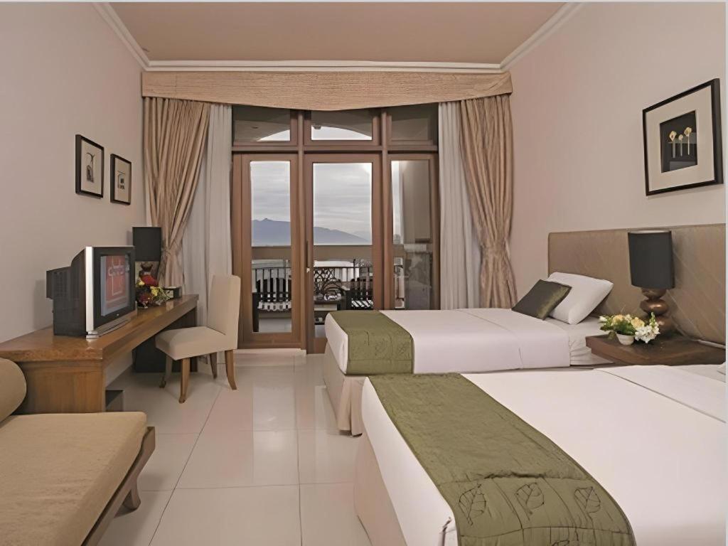 Hotel Le Beringin Salatiga Zewnętrze zdjęcie