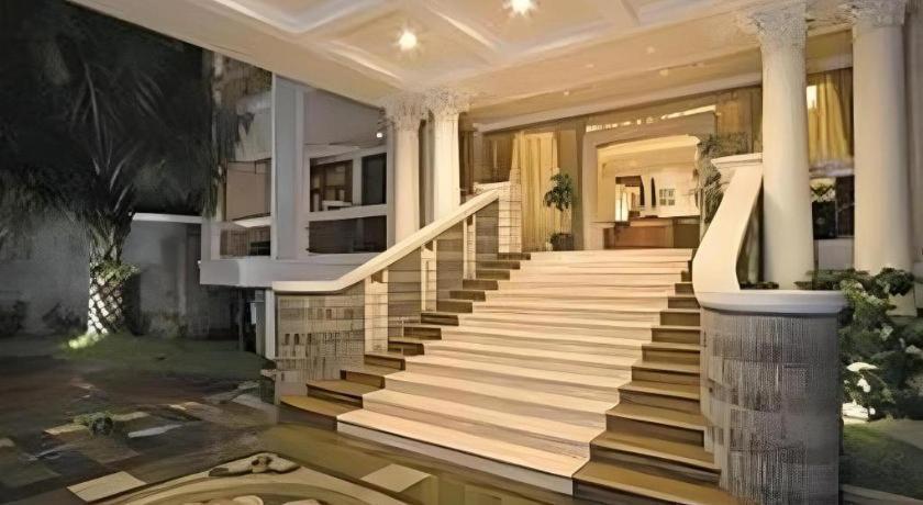 Hotel Le Beringin Salatiga Zewnętrze zdjęcie